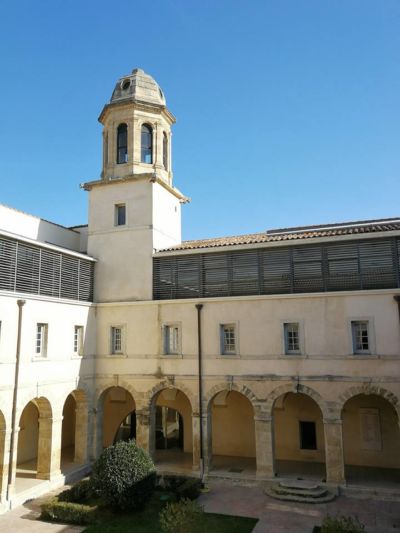 Photo du cloître de la Faculté de Droit et de Science Politique